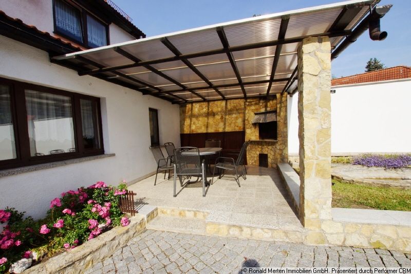 Immobilienmakler Erfurt: EG überdachter Freisitz im Hof