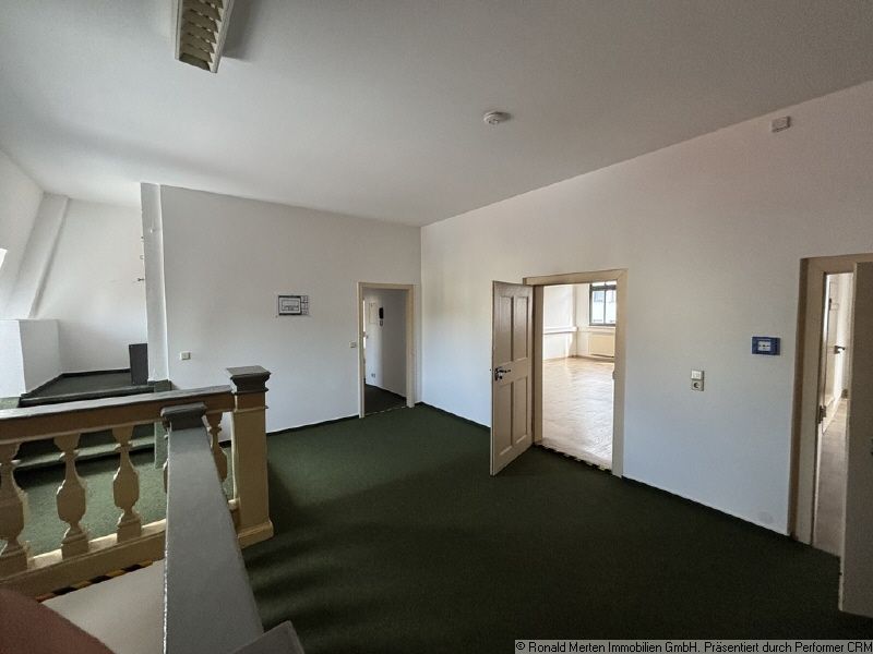 Immobilienmakler Erfurt: Flur 2 OG