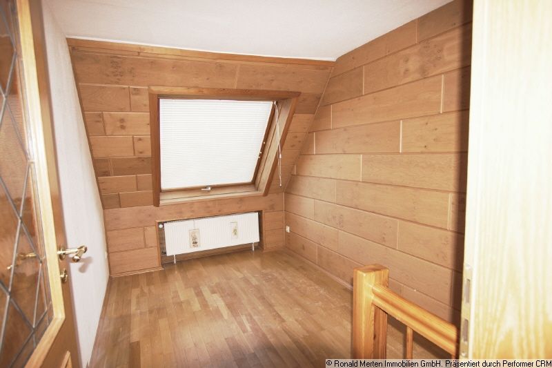 Immobilienmakler Erfurt: DG Vorraum 