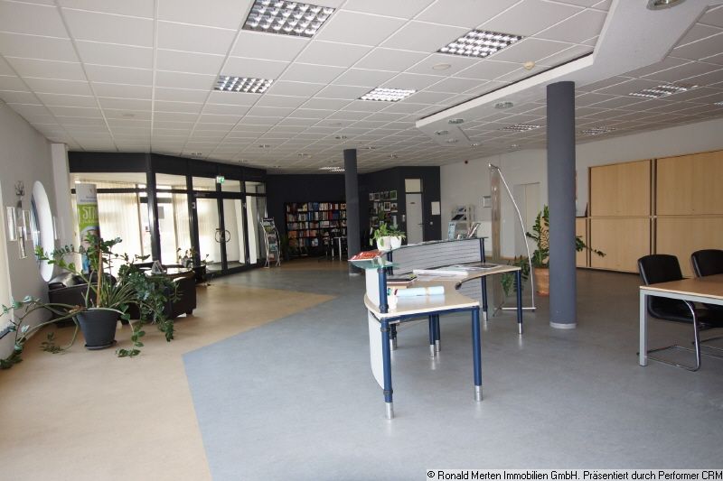 Immobilienmakler Erfurt: Eingang zur Ausstellung