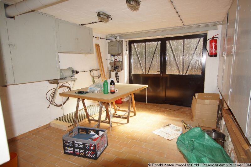 Immobilienmakler Erfurt: Garage Keller innen