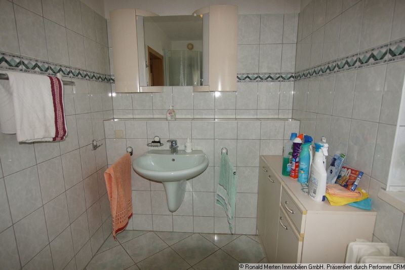 Immobilienmakler Erfurt: Duschbad EG Bild 2