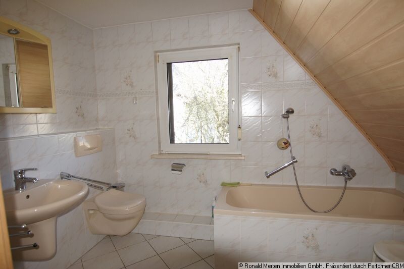 Immobilienmakler Erfurt: Bad DG