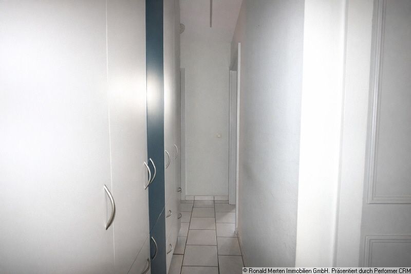 Immobilienmakler Erfurt: Flur Erdgeschoss_bearbeitet