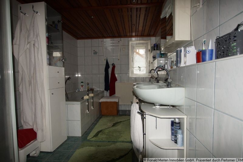 Immobilienmakler Erfurt: Bad im KG