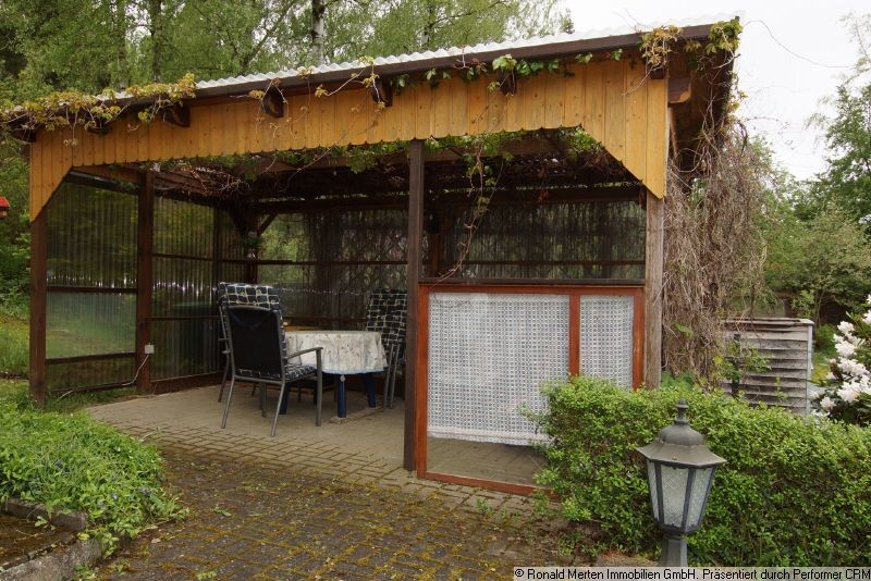 Immobilienmakler Erfurt: Freisitz rechts am Haus