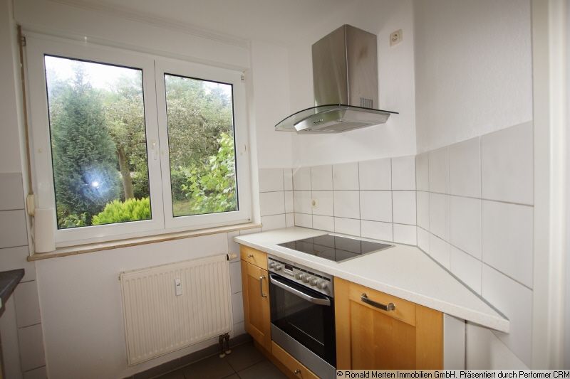 Immobilienmakler Erfurt: Einbauküche rechts