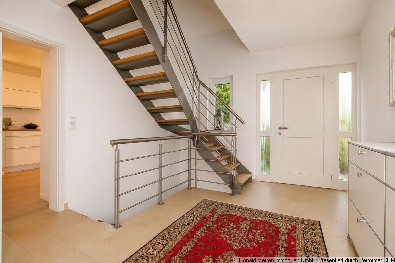 Immobilienmakler Erfurt: Treppe_Eingang